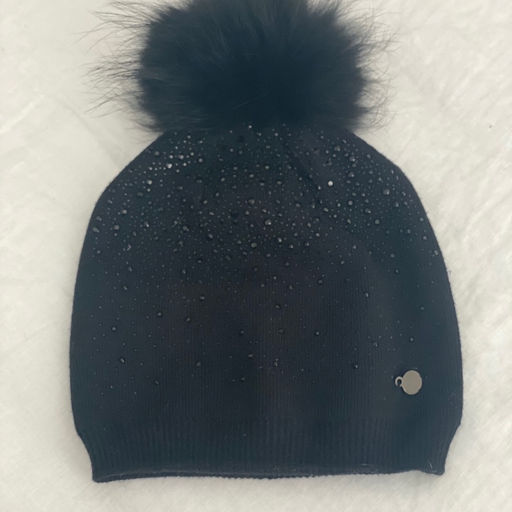Black Beanie with removable Pom-Pom